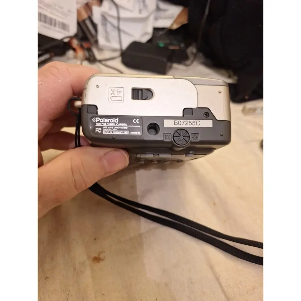 Vintage 1999 Polaroid PDC 700 810kMP Handheld Digital Camera W/ Macro Lens